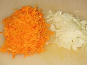 морковь и лук для гарнира из чечевицы
